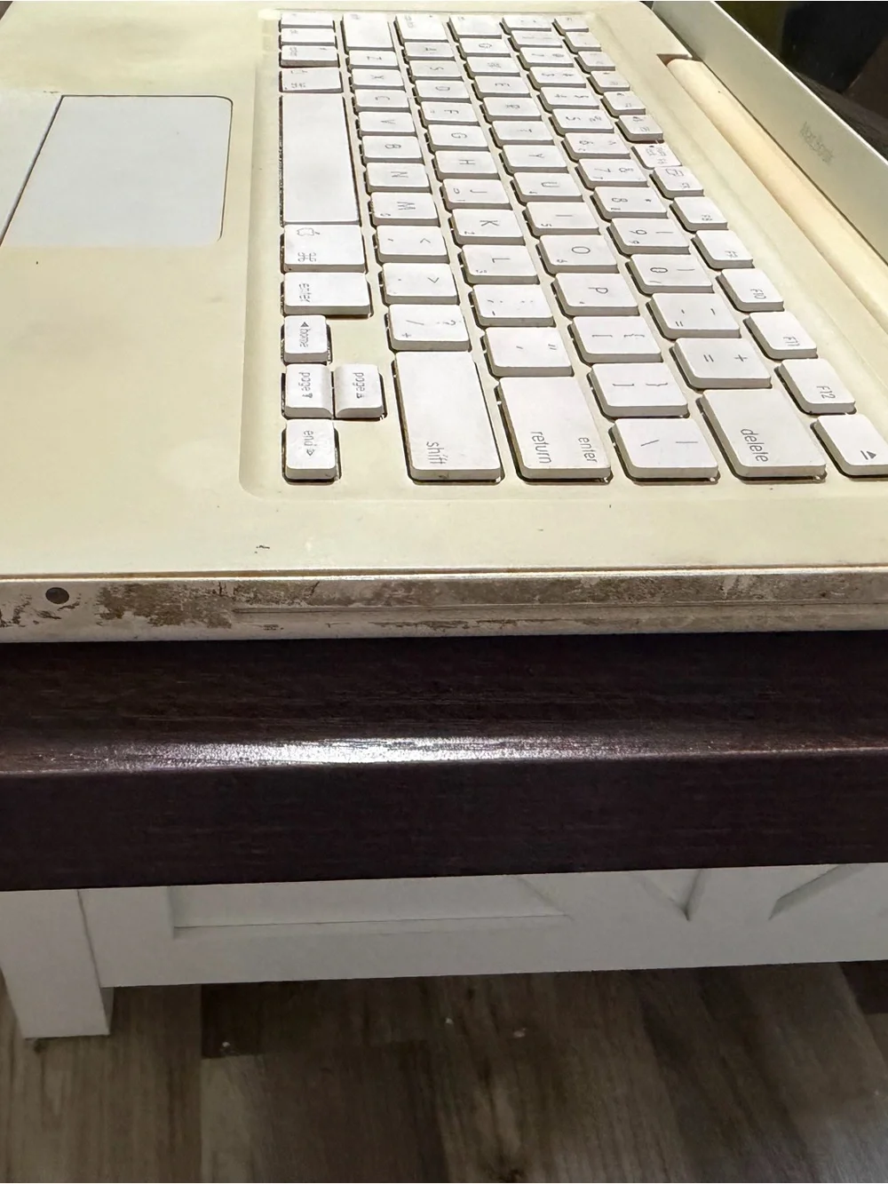 Apple vintage macbook
